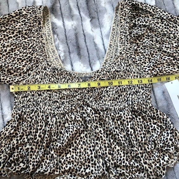 UO Angelo Smocked Bodice Top Size Large - Picture 4 of 6